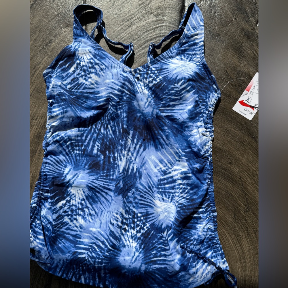 Lands' End Blue Tie-Dye Women's Underwire Tankini